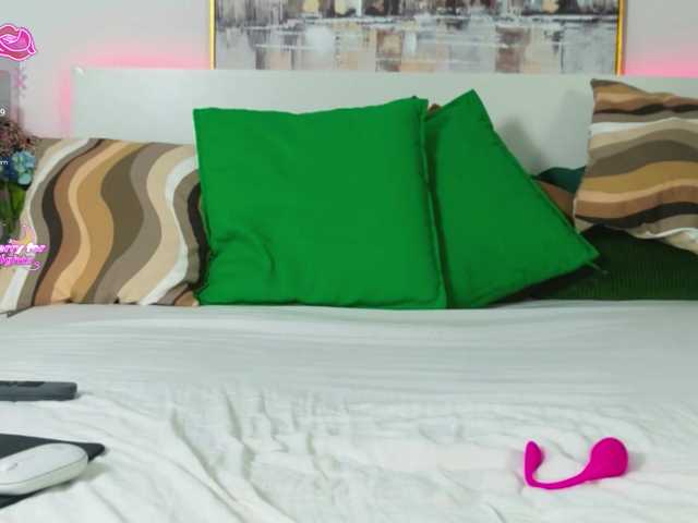 zoey-marie's BongaCams show and profile