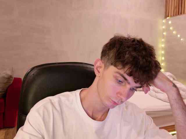 jerry-wow Live Webcam on BongaCams