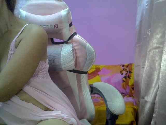 HottieLexie32 HottieLexie32