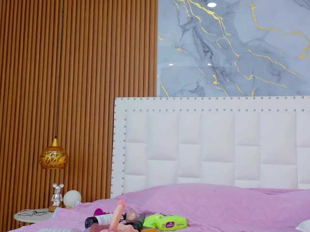 Kinky-Madisson's BongaCams show and profile