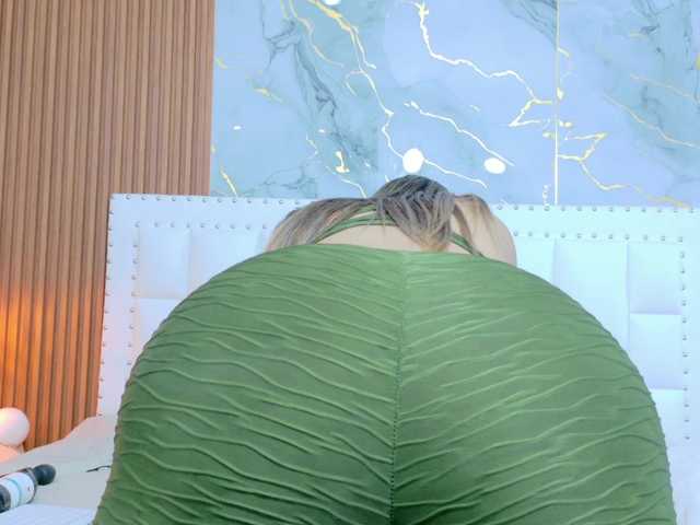 Kinky-Madisson's BongaCams show and profile