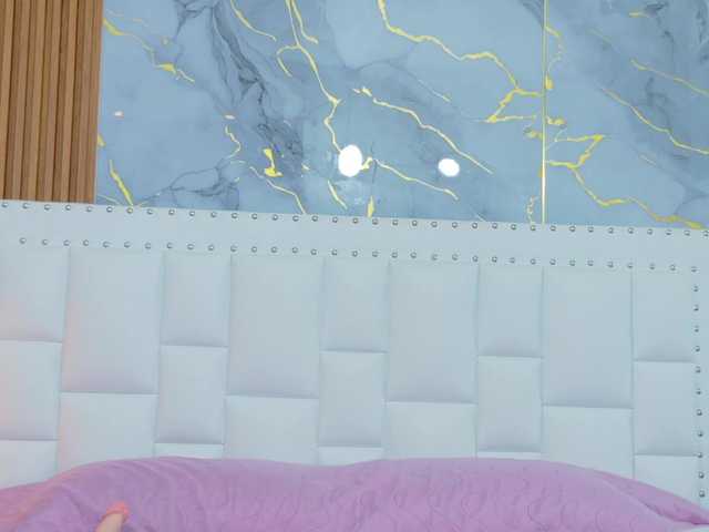 Kinky-Madisson's BongaCams show and profile