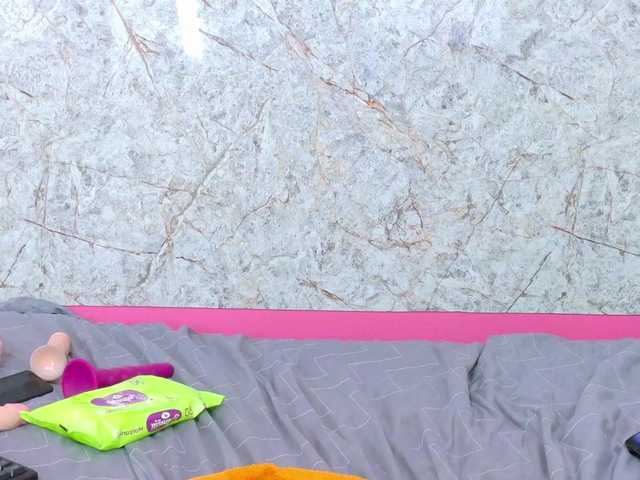 Kinky-Madisson's BongaCams show and profile