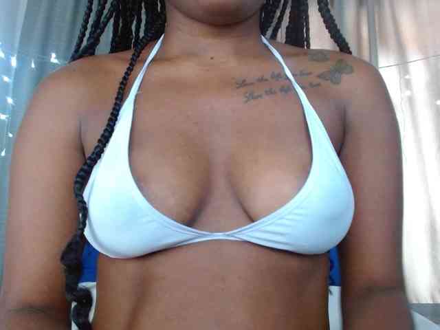 Beautyyebonyy webcam