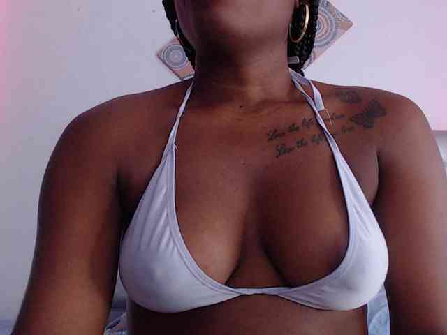 Beautyyebonyy webcam