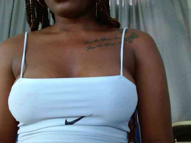 Beautyyebonyy webcam