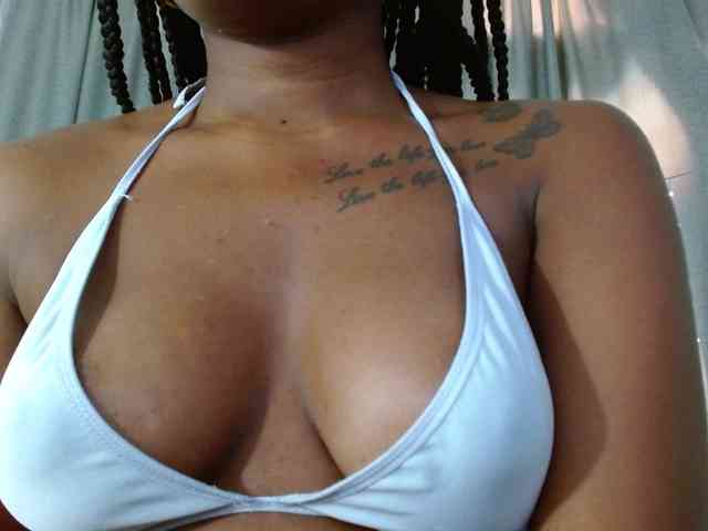 Beautyyebonyy webcam