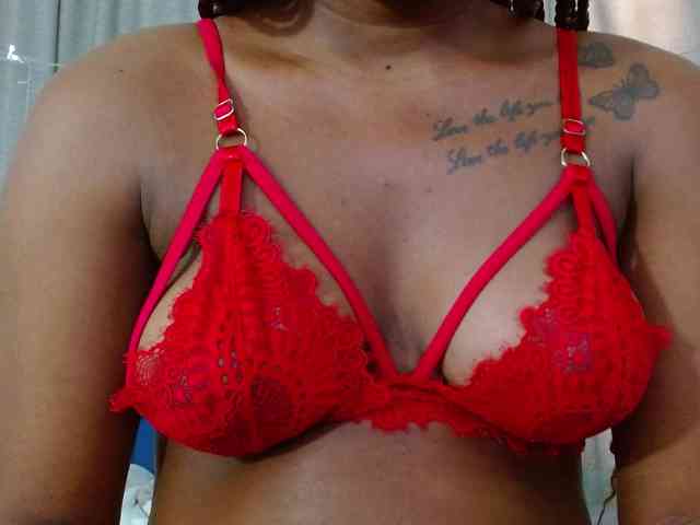 Beautyyebonyy webcam