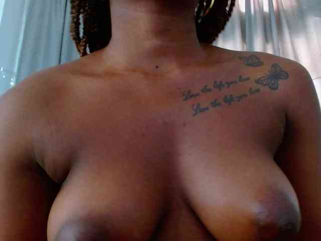 Beautyyebonyy webcam