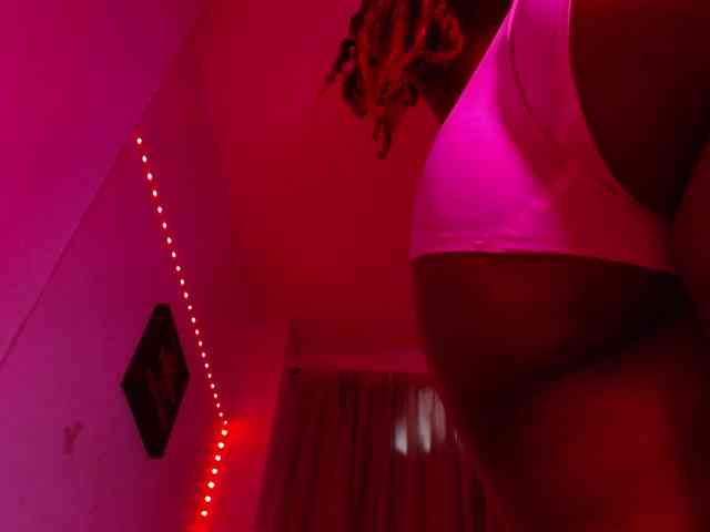 Beautyyebonyy webcam