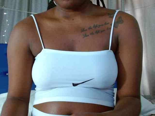 Beautyyebonyy webcam
