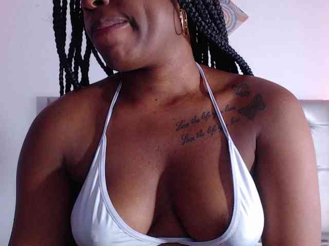 Beautyyebonyy webcam