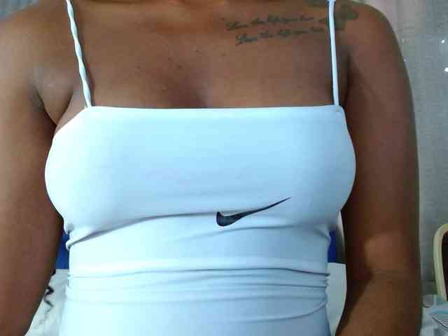 Beautyyebonyy webcam