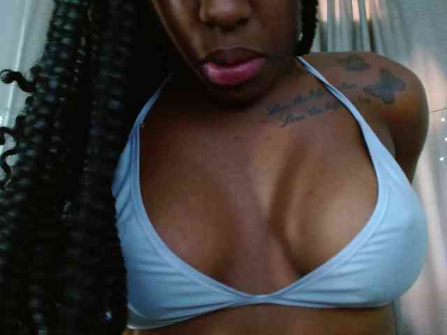 Beautyyebonyy webcam