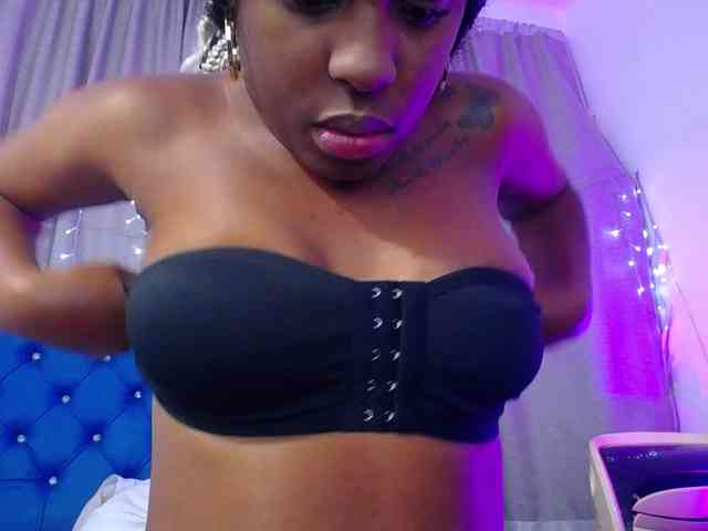 Beautyyebonyy webcam