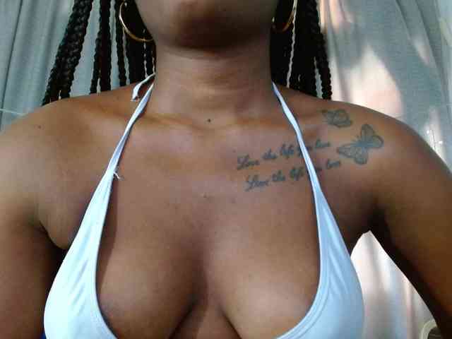 Beautyyebonyy webcam