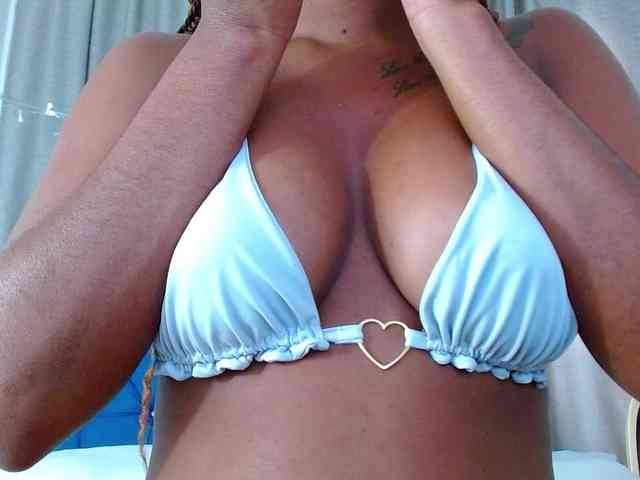 Beautyyebonyy webcam