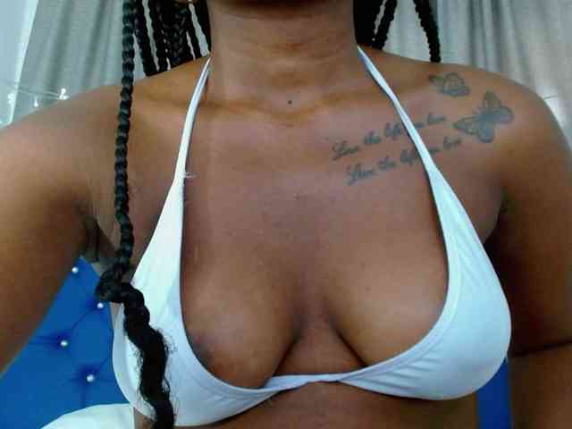 Beautyyebonyy webcam
