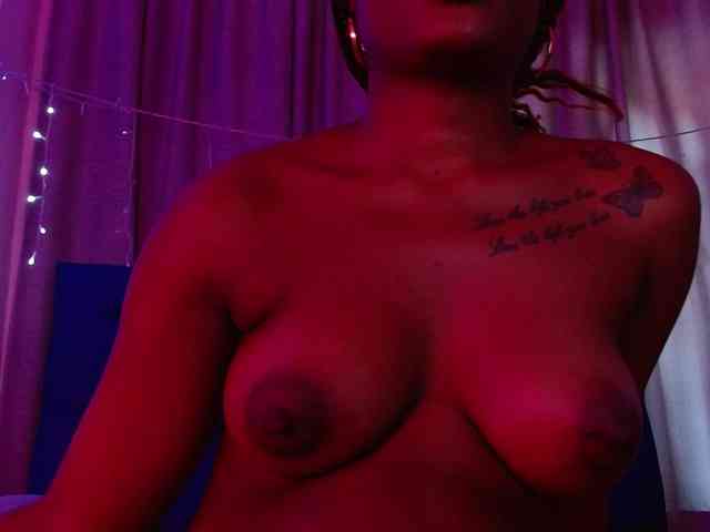 Beautyyebonyy webcam