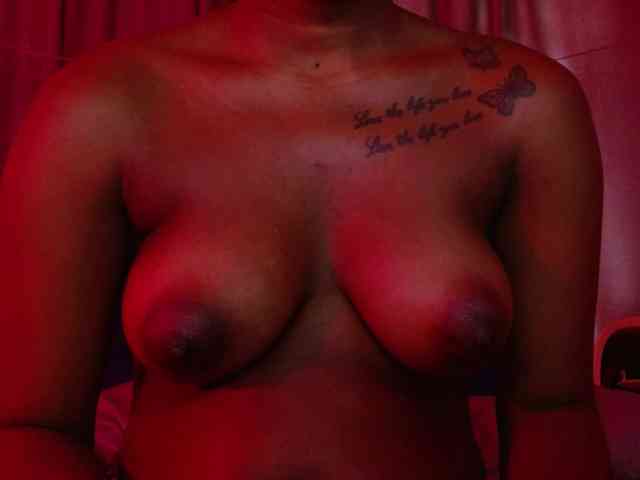 Beautyyebonyy webcam