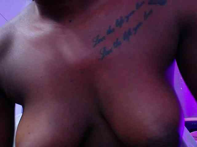Beautyyebonyy webcam