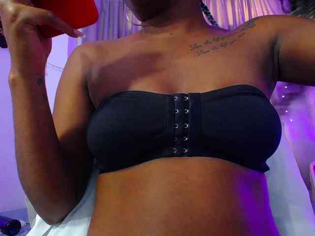 Beautyyebonyy webcam