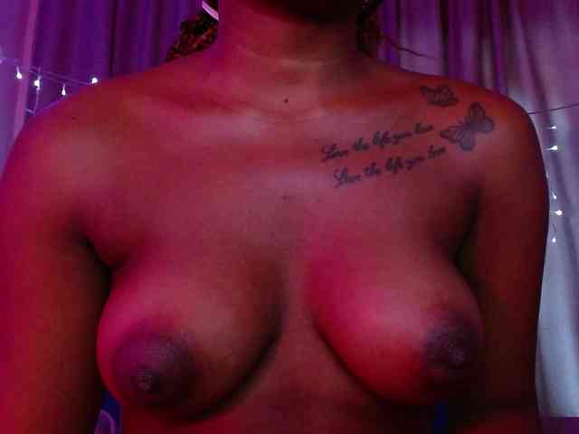 Beautyyebonyy webcam