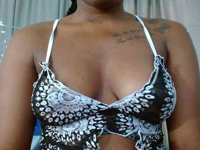 Beautyyebonyy webcam