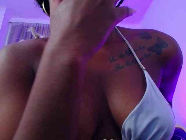 Beautyyebonyy webcam