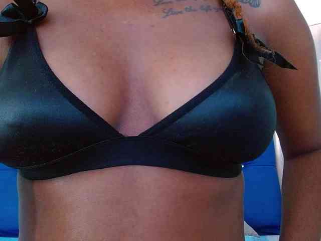 Beautyyebonyy webcam
