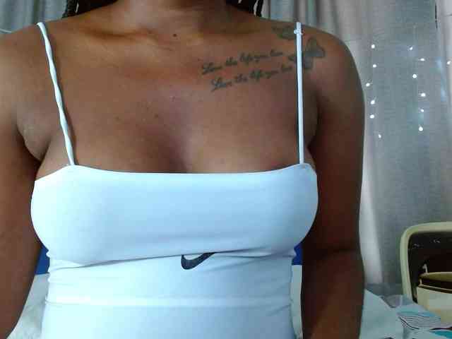 Beautyyebonyy webcam