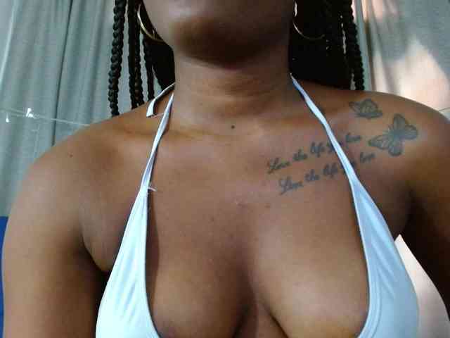 Beautyyebonyy webcam