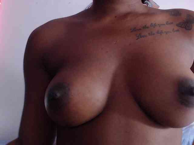 Beautyyebonyy webcam
