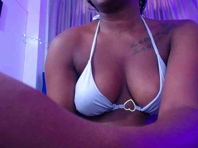Beautyyebonyy webcam