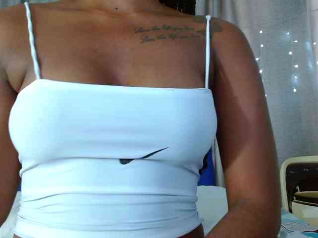 Beautyyebonyy webcam