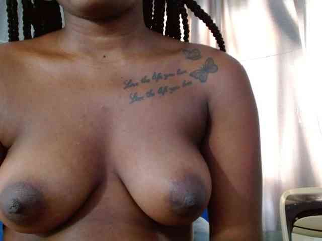 Beautyyebonyy webcam