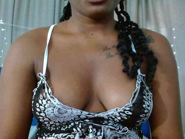 Beautyyebonyy webcam