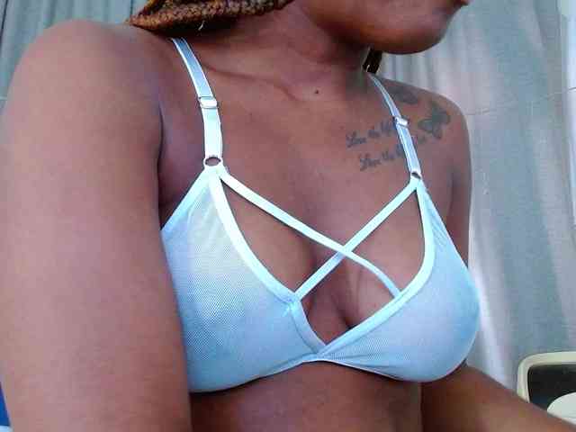 Beautyyebonyy webcam