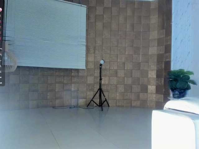 Lissalittlee's BongaCams show and profile