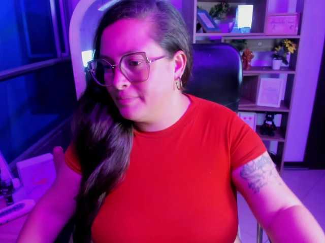  SaraThonson chat room