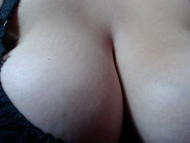 SaraThonson's BongaCams show and profile