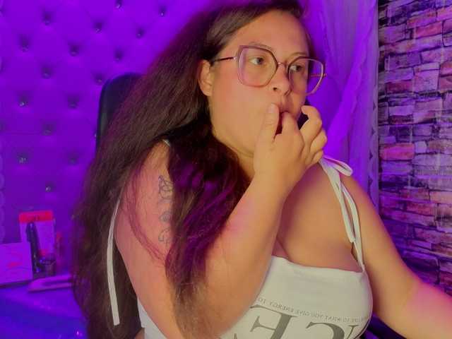 SaraThonson webcam bongacams model stream image