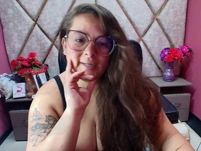 SaraThonson Live Cam on BongaCams