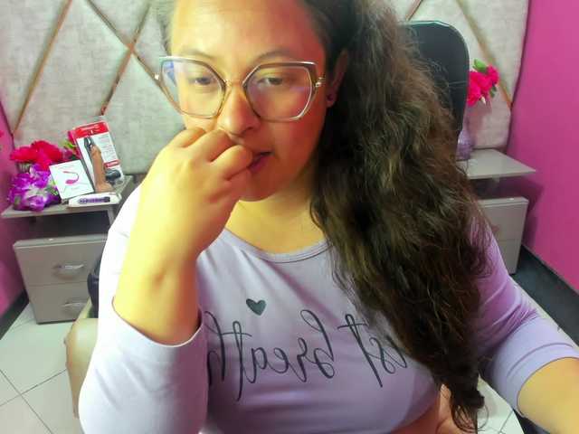  SaraThonson chat room