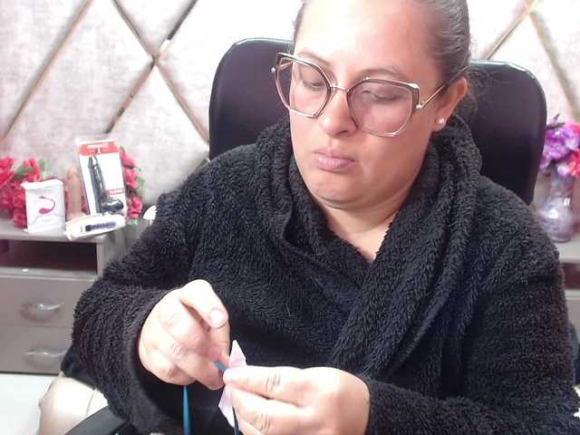 SaraThonson's BongaCams show and profile