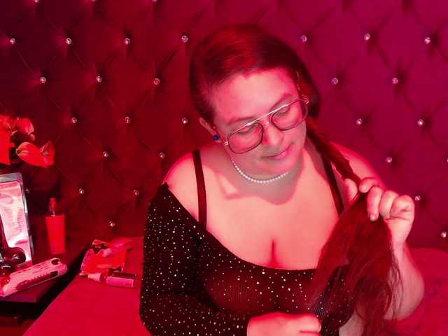 SaraThonson webcam bongacams model stream image