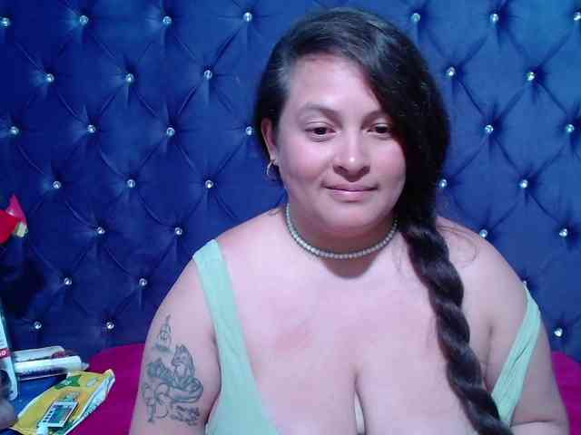 SaraThonson webcam