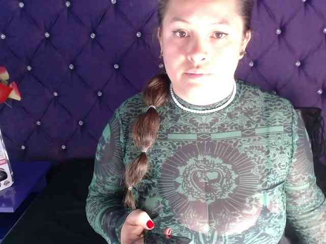 SaraThonson webcam