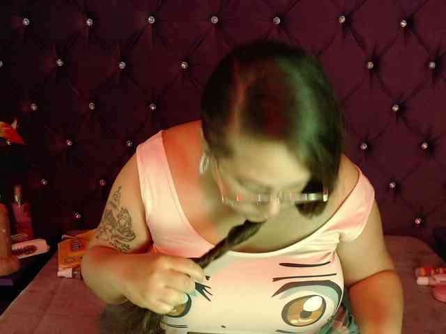 SaraThonson webcam
