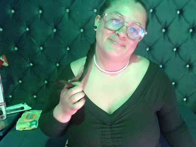 SaraThonson webcam